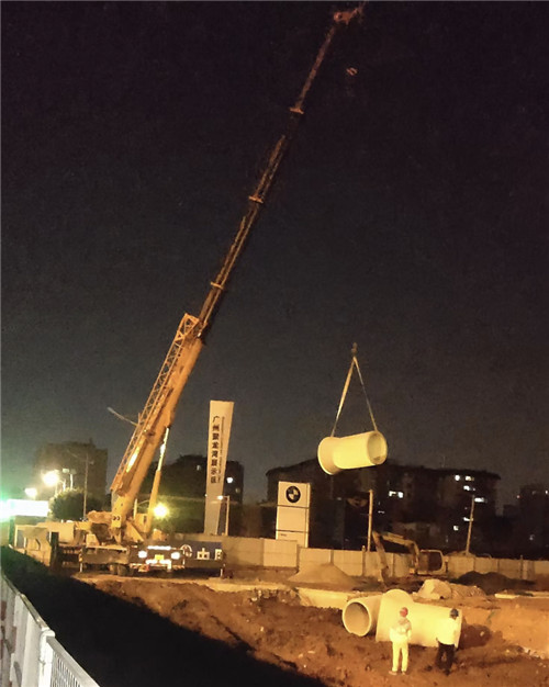 米脂县“弯臂矫正”—— 吊车的 “形变补偿” 技术