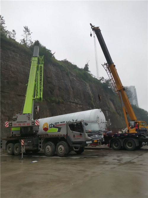 米脂县“不怕风雨冻”—— 吊车的 “恶劣环境适应” 技术